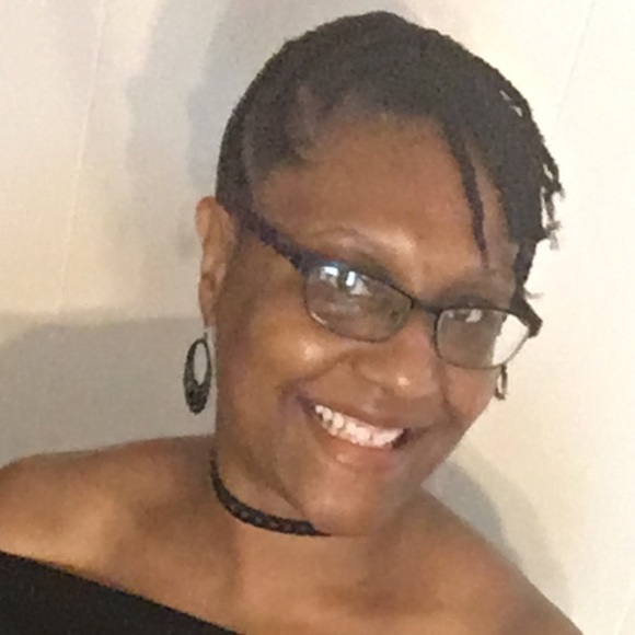 Meet your Posher, Michelle - Picture 1 of 1